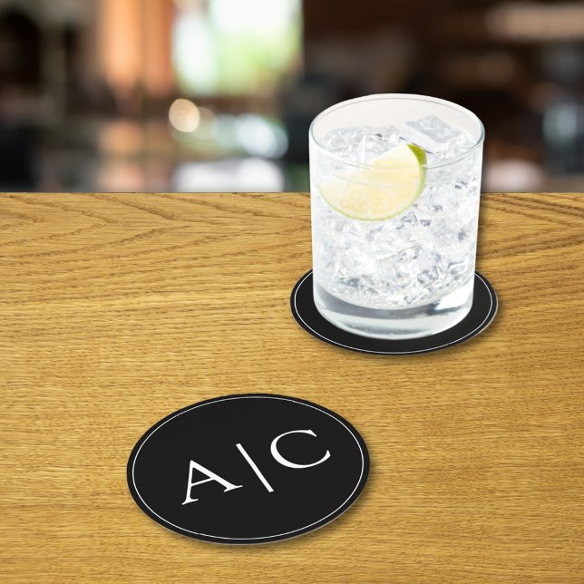 Minimalistisk svart Monogram Bröllop Underlägg Papper Rund (Skapare uppladdad)