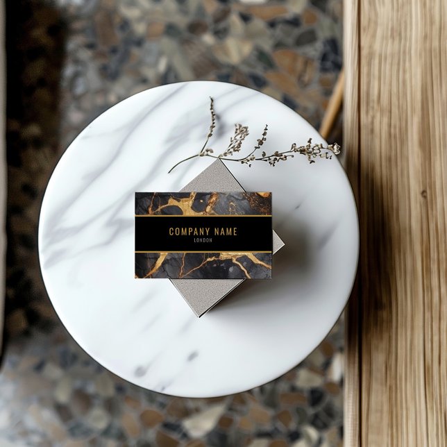 Minimalistisk svart och guld Marble Visitkort (Contemporary business cards that showcase a chic gold border and a luxurious black and gold marble.)