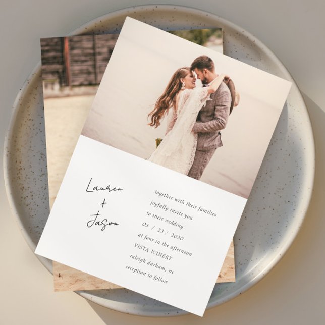 Minimalistisk svart och vit 2-foto Bröllop Inbjudningar (Skapare uppladdad)