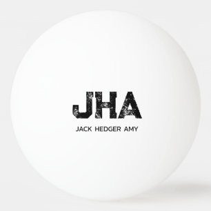 MINIMALISTISK SVART TREMÄRKES NAMN I VITT PINGISBOLL