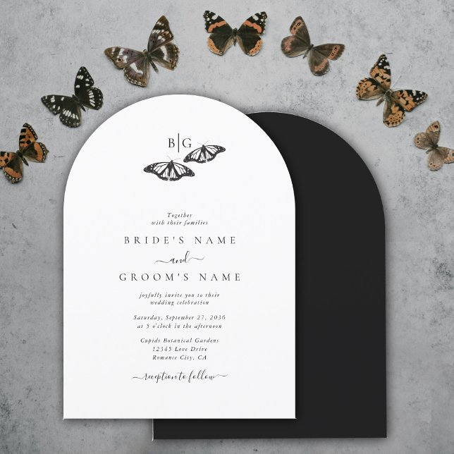 Minimalistisk svart vit fjäril Monogram Bröllop Inbjudningar (Minimalist Black White Butterfly Monogram Wedding Invitation)