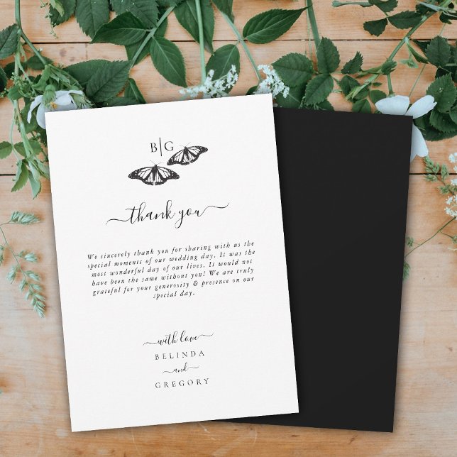 Minimalistisk svart vit fjäril Monogram Bröllop Tack Kort (Minimalist Black White Butterfly Monogram Wedding Thank You Card)