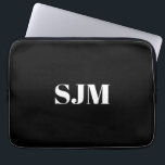 Minimalistisk svartvit Anpassningsbar, monogram na Laptop Fodral<br><div class="desc">Minimalistisk svartvit Anpassningsbar i elegant,  monogram namn laptop sleeve,  bärbar dator Fodral</div>