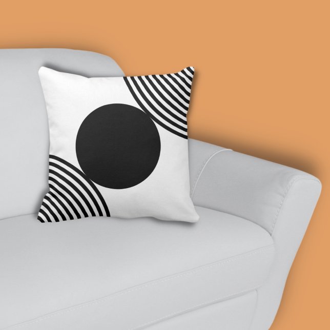 Minimalistisk svartvitt runt Mönster Kudde (Minimalist Black Circle on White Throw Pillow)