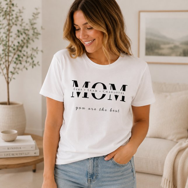 Minimalistisk T-shirt med mammas namn (Skapare uppladdad)