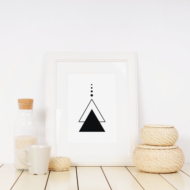 Minimalistisk triangel poster (Skapare uppladdad)