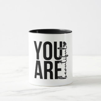 Minimalistisk “Vacker” typografidesign – Svart Mugg