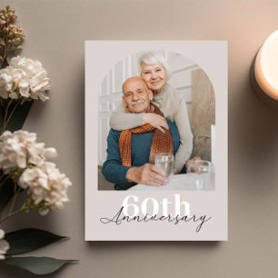 Minimalistisk valv beige 60-års bröllopsdag inbjudningar