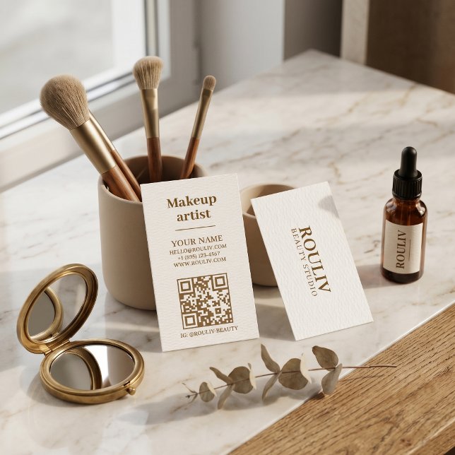 Minimalistisk Vertikal QR-kod | Jordton Brun  Visitkort (Minimalist Linen Earth Tone Brown Makeup Artist QR Code Vertical Layout Busness Card
)