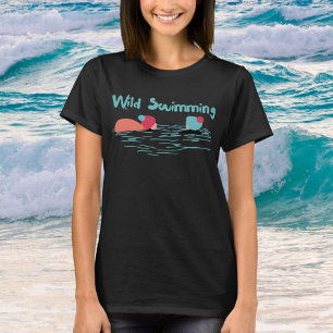 Minimalistisk Vild Swimming Friends in Wooly Hats T Shirt