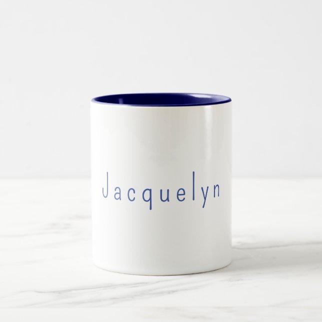 Minimalistisk vit blå Elegant Modern Namn Två-Tonad Mugg (Center)