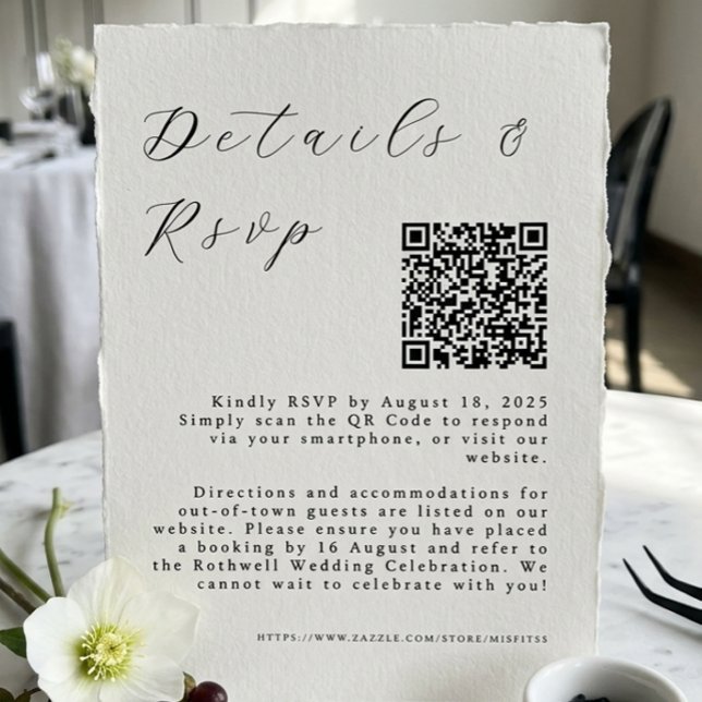 Minimalistisk vit bröllopsinbjudan med QR-informat Vykort (Skapare uppladdad)