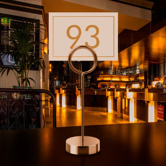 Minimalistisk Vit Guld Text Restaurang Bordsnummer