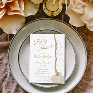 Minimalistisk vit knumpkin Fall Baby Shower Inbjudningar