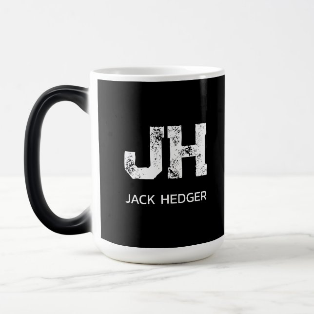 MINIMALISTISK VIT LOGOTYP MED TVÅ BOKSTÄVER SVART MAGISK MUGG (Vänster)