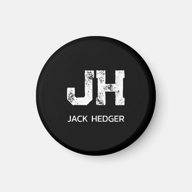 MINIMALISTISK VIT LOGOTYP MED TVÅ BOKSTÄVER SVART MAGNET (Framsidan)