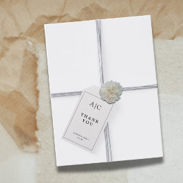 Minimalistisk vit monogram-Tack Presentetikett