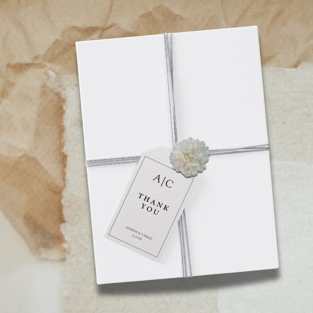 Minimalistisk vit monogram-Tack Presentetikett (Skapare uppladdad)