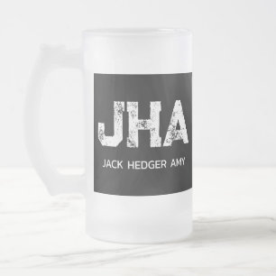 MINIMALISTISK VIT TRE BOKSTÄVER MONOGRAM NAMN SVAR FROSTAT ÖLGLAS