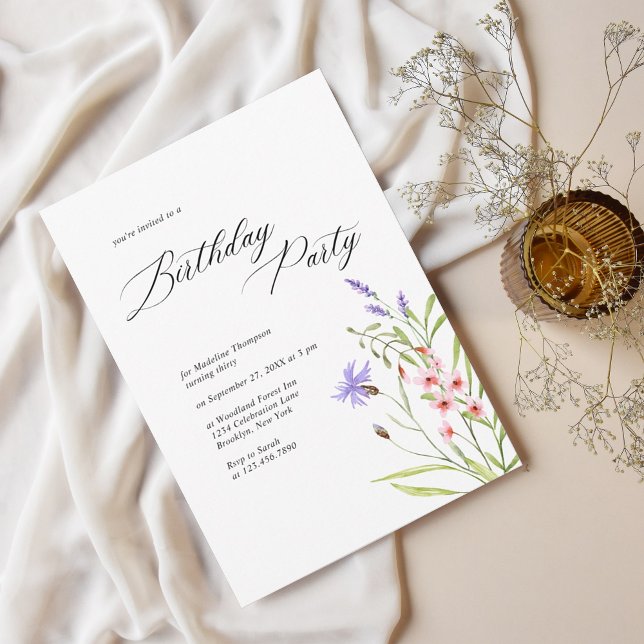 Minimalistisk Wildblommes vattenfärgsfödelsedag, V Inbjudningar (Skapare uppladdad)