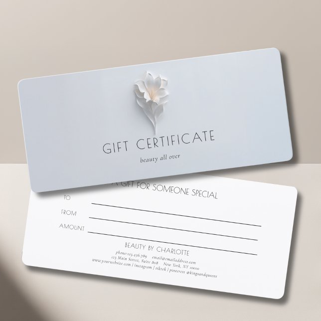 Minimalistiska blomstergodsaker för salong present (Elegant Minimalist Floral White Blue QR Code Square Business Card)