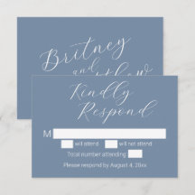 Minimalistiska dammiga blå bröllops-RSVP-kort
