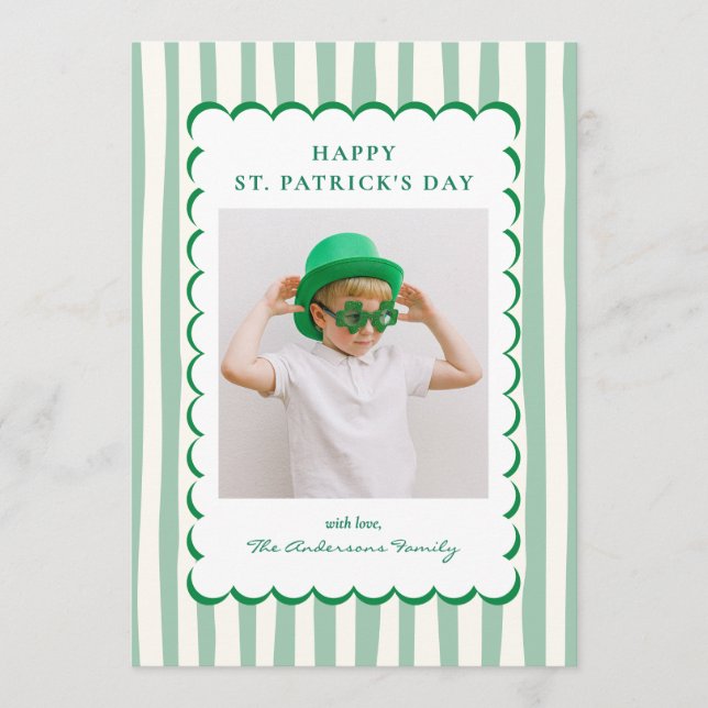 Minimalistiska gröna ränder St. Patrick's Day Foto Julkort (Framsida)