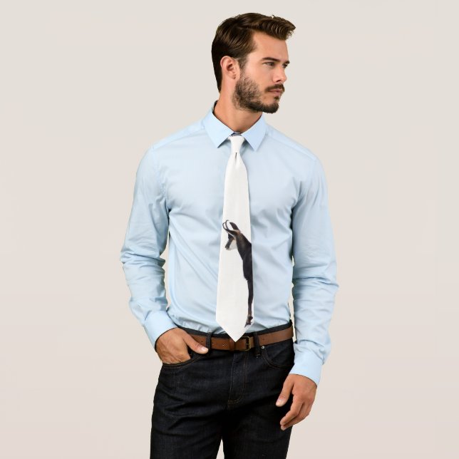 Minimalistiskt alpina Chamois-bergsget på snö Slips (In Situ)