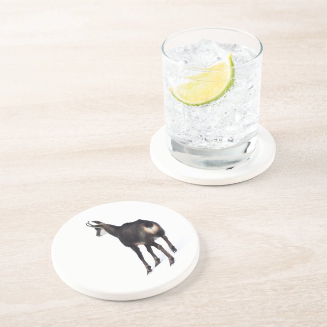 Minimalistiskt alpina Chamois-bergsget på snö Underlägg (Sidan)