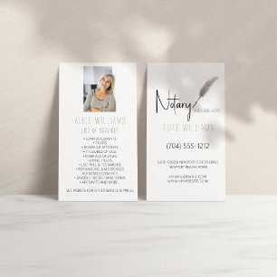 Minimalistiskt Beige & White Notary Photo Lodrät Visitkort