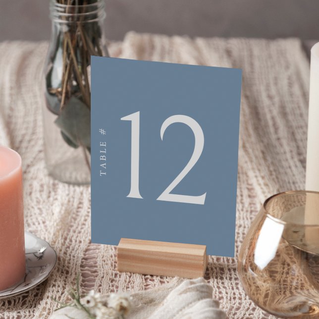 Minimalistiskt blått Bordsnummer-Bröllop-kort Inbjudningar (Add a touch of charm to your special day with our exquisite wedding table number cards.)