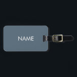 Minimalistiskt, blått grått, anpassat namntextmono bagagebricka<br><div class="desc">Minimalistisk,  blå grått-personlig,  anpassad namntext monogram Luggage Tag. Helt anpassade,  vit text,  blå grått,  fast färg med oformaterad bakgrund.</div>