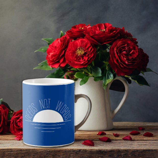 Minimalistiskt blått, vitt, sol-inspirerande citat kaffemugg (Skapare uppladdad)
