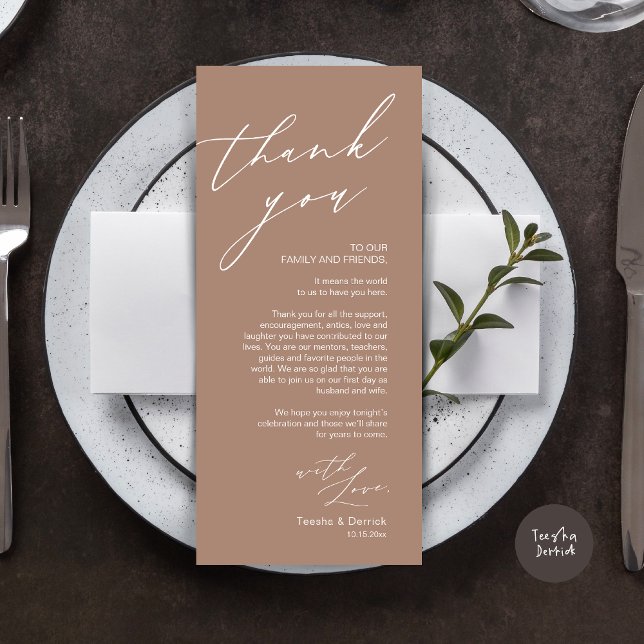 Minimalistiskt Bordskort för Bröllop Tackkort Program (Wedding Place Setting Dinner Thank You Card, Modern Romantic Script, in Taupe)