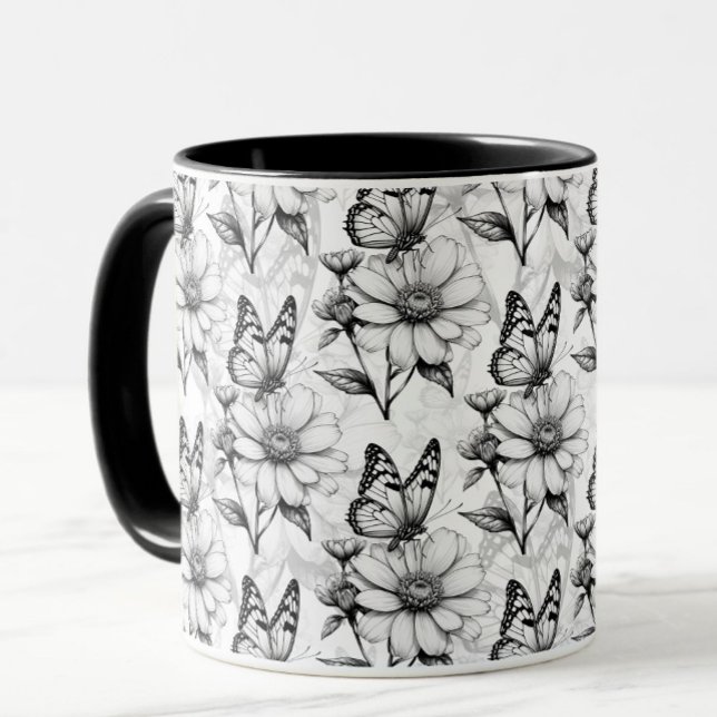 Minimalistiskt fjäril på Flower Mönster Design Mugg (Skapare uppladdad)