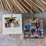 Minimalistiskt fotfoto för Guld-årsfamiljen Julgransprydnad Keramik<br><div class="desc">Denna minimalistiska guld-årsfärgade fotokeramiska ornament är perfekten enkel dekoration i Julgran. Utformningen har klassisk guld och vit typografi parad med ett rustiskt skript med elegant och handskrivet stil. Anpassa framsidan av detta viktiga prydnadsföremål med ett foto,  din familj namn och året. Anpassa baksidan med ett annat familjefoto.</div>