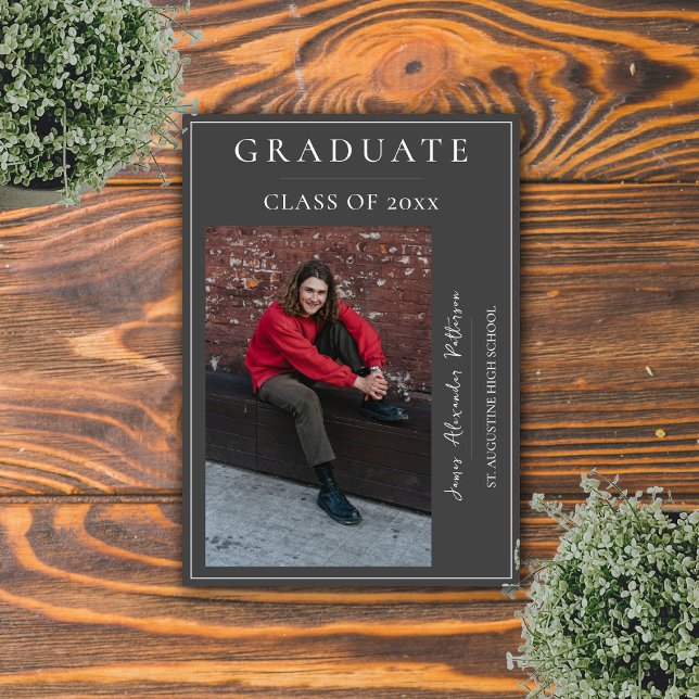Minimalistiskt foto Studenten | GRÅTT Meddelande (Gray Minimalist Photo Graduation Announcement)
