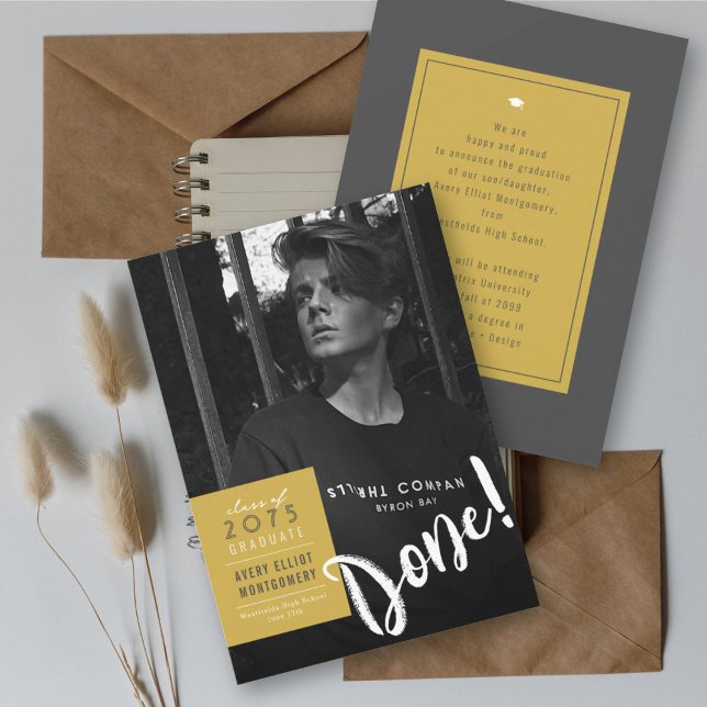 Minimalistiskt foto Studenten med enkel Färg Box Meddelande (Skapare uppladdad)