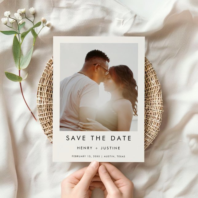 Minimalistiskt foto, svart och vit Porträtt Spara Datumet (Minimalist Save the Date with your favorite photo)