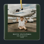 Minimalistiskt God jul-foto Julgransprydnad Keramik<br><div class="desc">Öka din helgdag med vårt minimalistiska God jul fotokeramiska prydnadsämne. Med den här tidslätten och eleganten kan du visa dina omhuldade helgdag. Lägg till en personlig till Julgran eller skapa en minnesvärd gåva till nära och kära.</div>