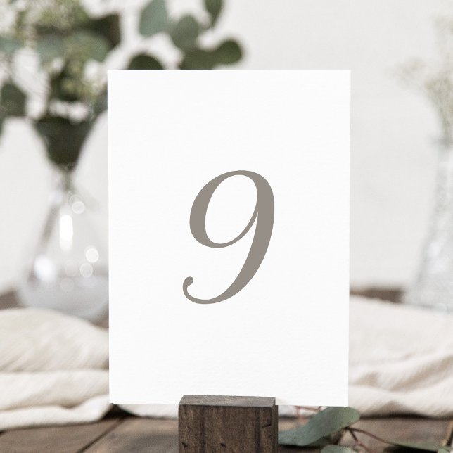 Minimalistiskt Grått Färg Bordsnummer 9 (Skapare uppladdad)