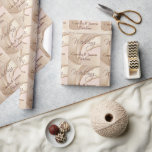 Minimalistiskt Guld Beige Silver Bröllop Presentpapper<br><div class="desc">En elegant på en beige bakgrund för ett strikt minimalistiskt bröllop. Den harmoniserar perfekt med den festliga stämningen,  ge den till en unik högtidlig nyck.</div>