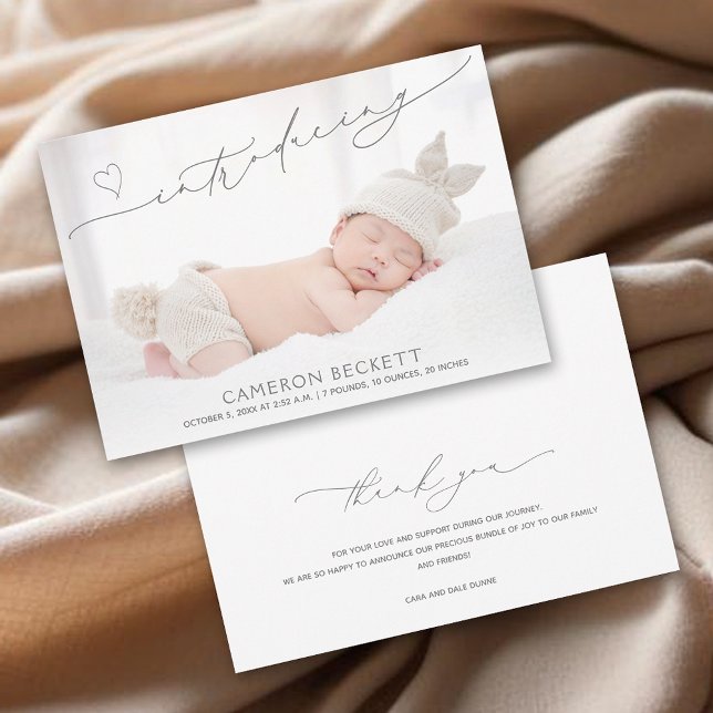 Minimalistiskt Heart Baby Fotofödelse Meddelande (Minimalist heart baby photo birth announcement with thank you on the back)