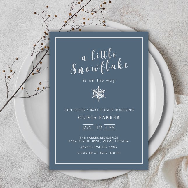 Minimalistiskt litet snöflammande babyskor för vin inbjudningar (Minimalist Little Snowflake Winter Baby Shower Invitation)