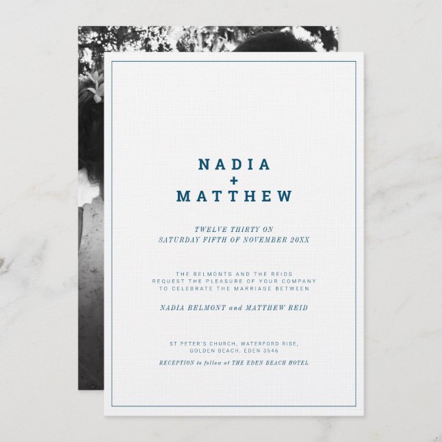 Minimalistiskt marint blått och vitt textfoto bröl inbjudningar (Fram/baksida)