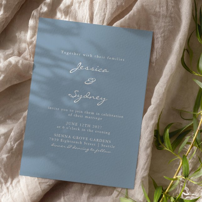 Minimalistiskt Modern Dusty Blue Script Bröllop Inbjudningar (Skapare uppladdad)