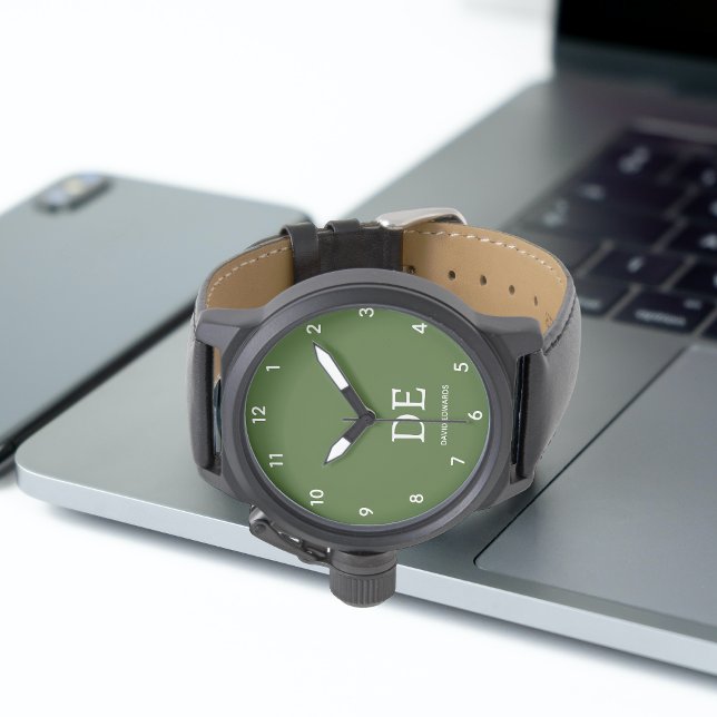 Minimalistiskt Modern Forest Grönt Monogram Armbandsur (Skapare uppladdad)