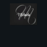 Minimalistiskt modernt monogram, inledande namn canvastryck<br><div class="desc">Minimalistiskt,  modernt monogram,  inledande svartvit namn. Anpassningsbart eget namn med en kursiv början bakom på ett svart färg.</div>