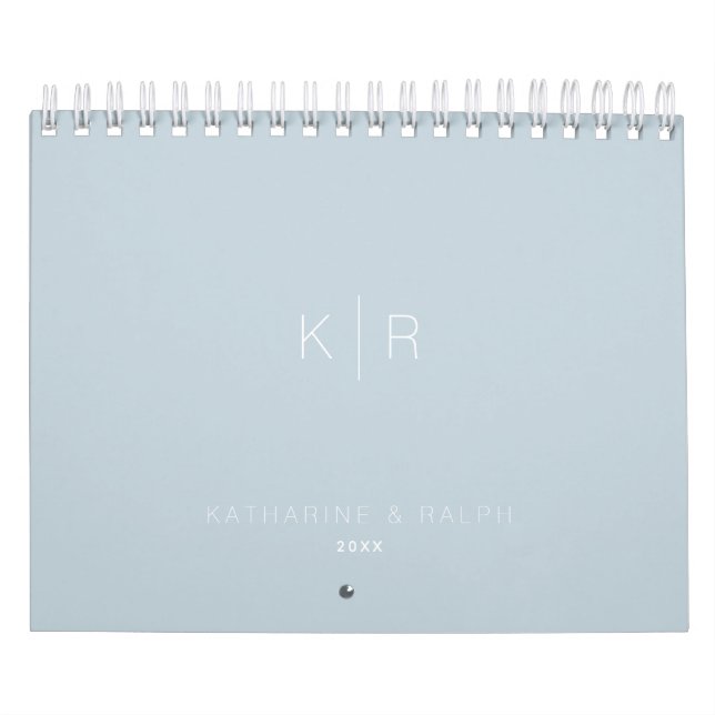 Minimalistiskt monogram Dusty Blue Newlyed Photo Kalender (Omslag)