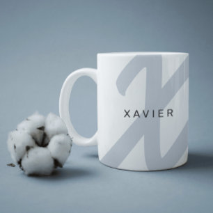 Minimalistiskt monogram och Namn Elegant Blue Gråt Kaffemugg